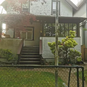 John's House In West Vancouver